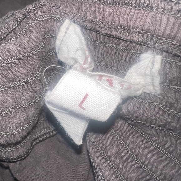 Gray Sleeveless Top - Picture 3 of 3